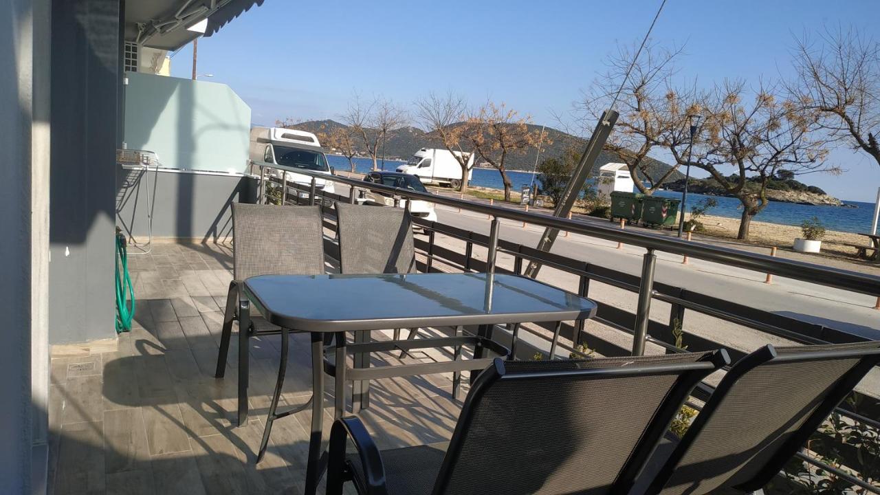 Sea Of Memories Apartment Néa Péramos Екстериор снимка