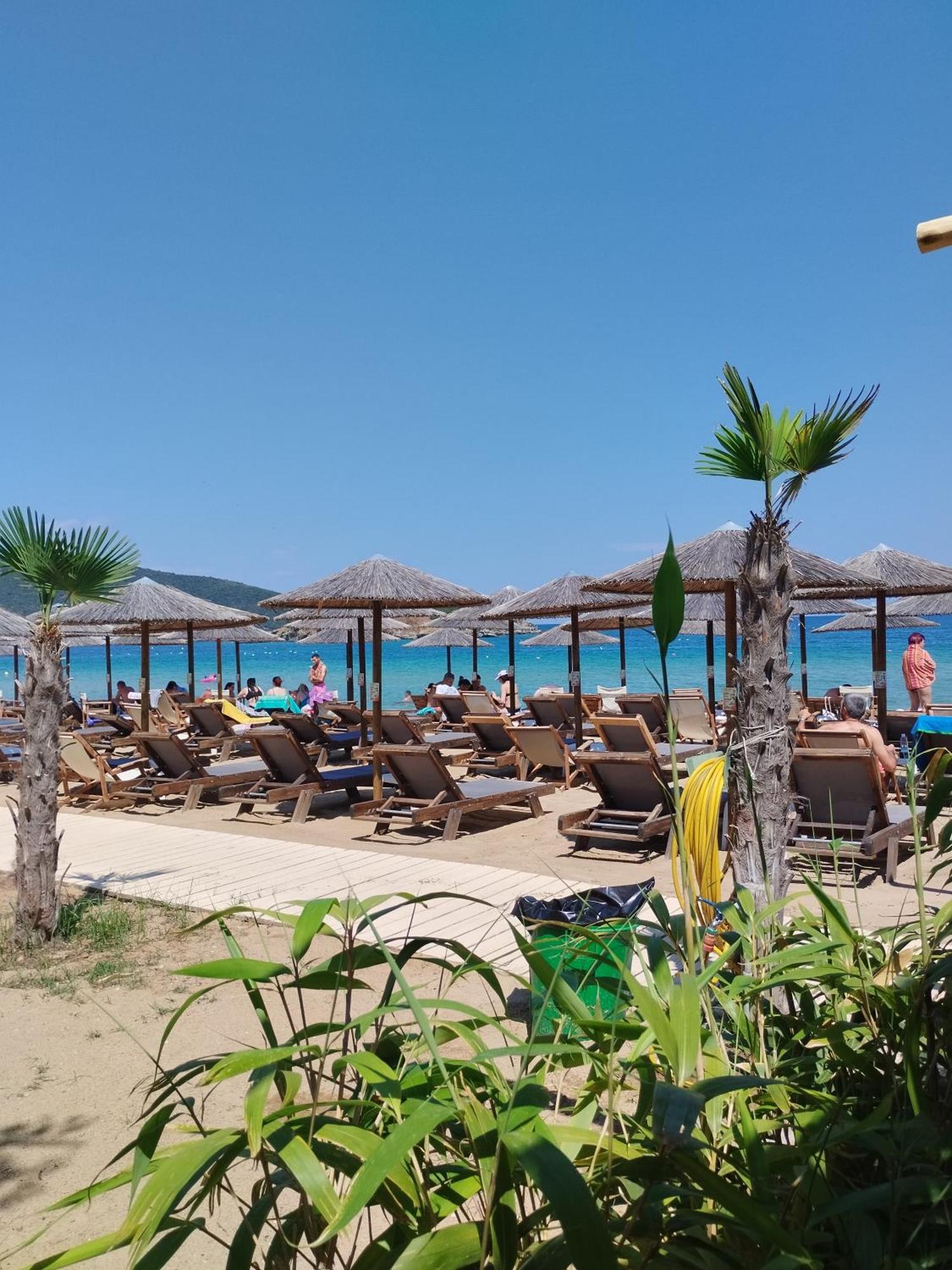 Sea Of Memories Apartment Néa Péramos Екстериор снимка